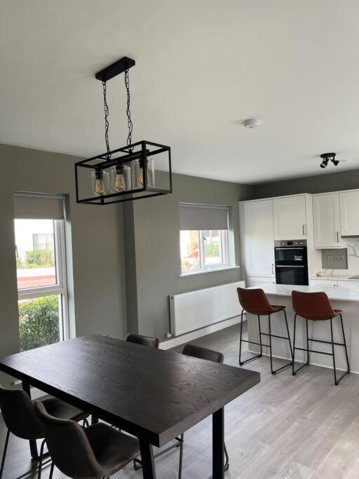 3 Bed Rooms Vip Family House Дъблин Екстериор снимка